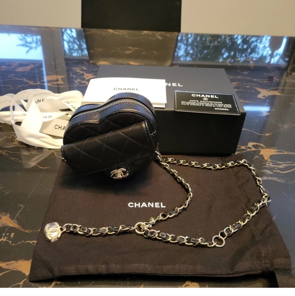 Chanel hottest heart belt bag in black - Picture 2 of 8